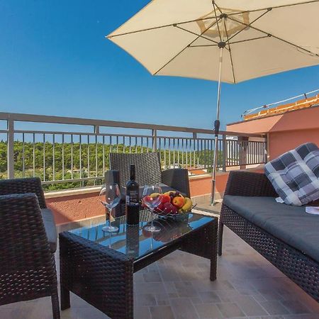 Amazing Apartment In Makarska With Wifi Εξωτερικό φωτογραφία
