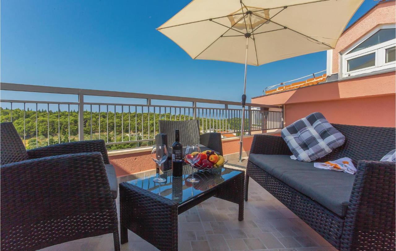 Amazing Apartment In Makarska With Wifi Εξωτερικό φωτογραφία
