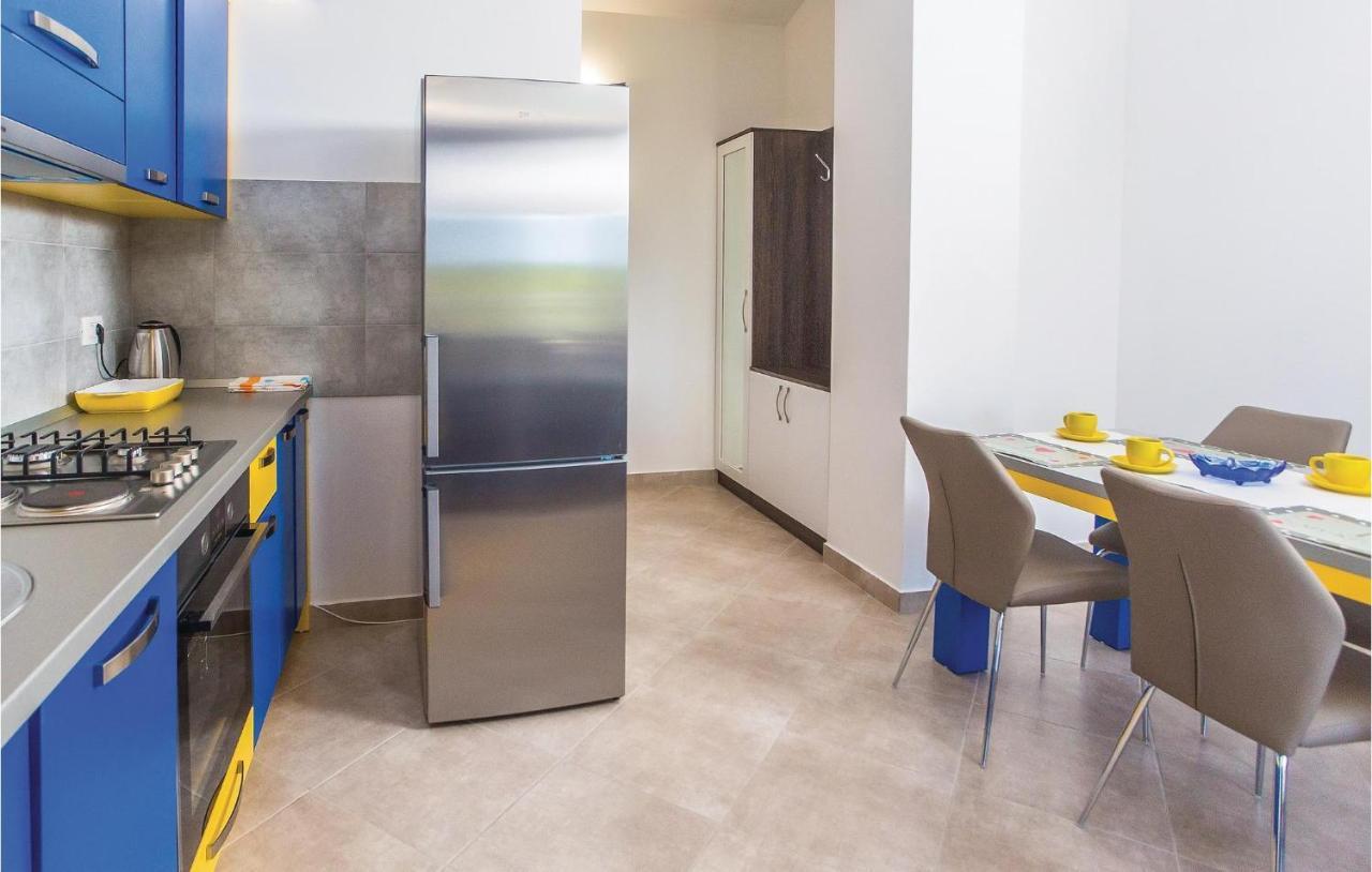 Amazing Apartment In Makarska With Wifi Εξωτερικό φωτογραφία