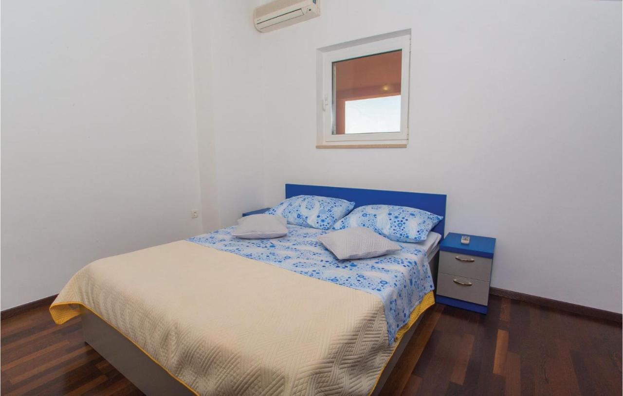 Amazing Apartment In Makarska With Wifi Εξωτερικό φωτογραφία