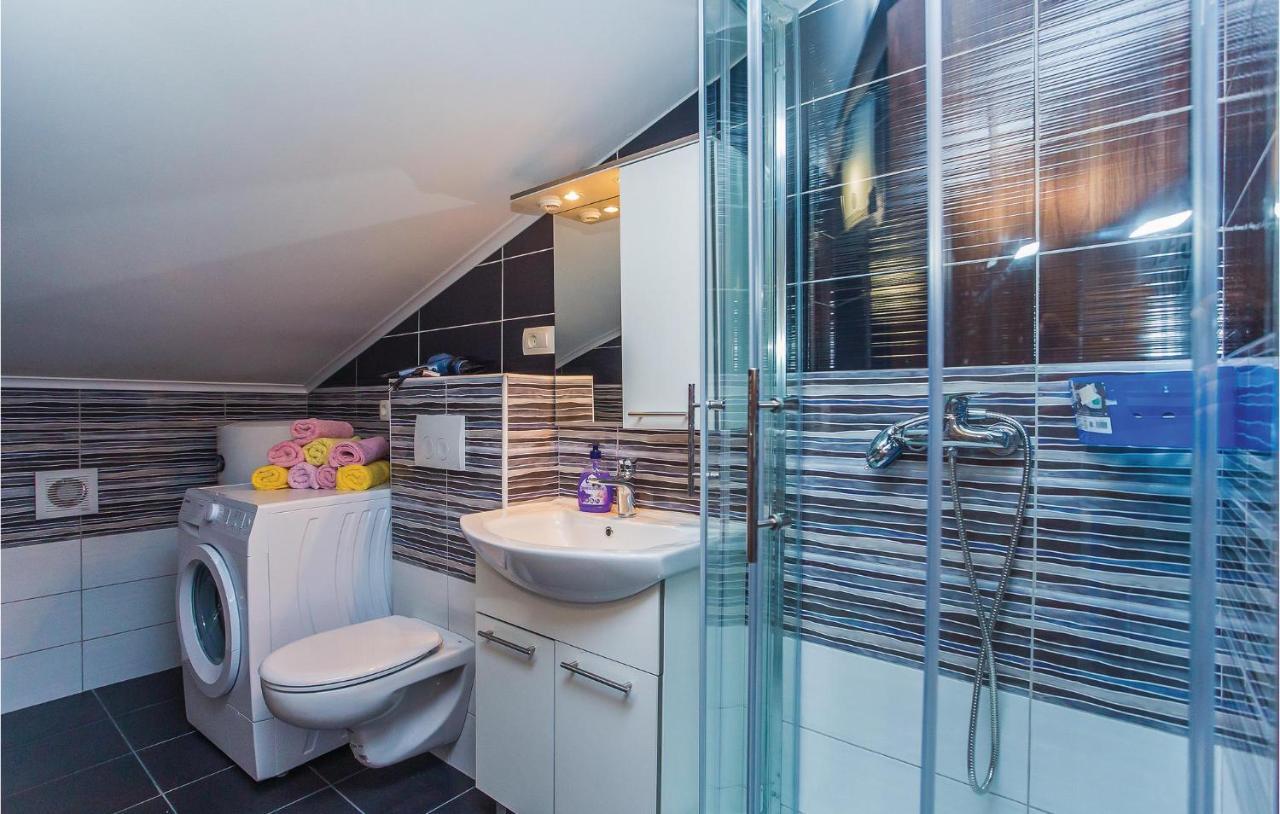 Amazing Apartment In Makarska With Wifi Εξωτερικό φωτογραφία